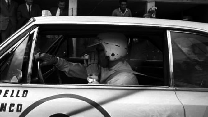 Carrera en Nürburgring: Fueron 12 NA helmets preparados para Juan Manuel Fangio