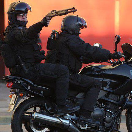 Los Jinetes de Hierro: Crónica de la Evolución Motorizada de la PFA