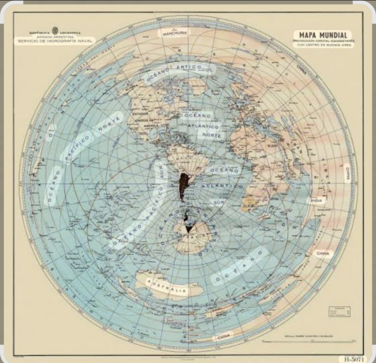 ​Crónica de una mirada propia: El mapa donde Argentina es el centro y el casco es soberanía